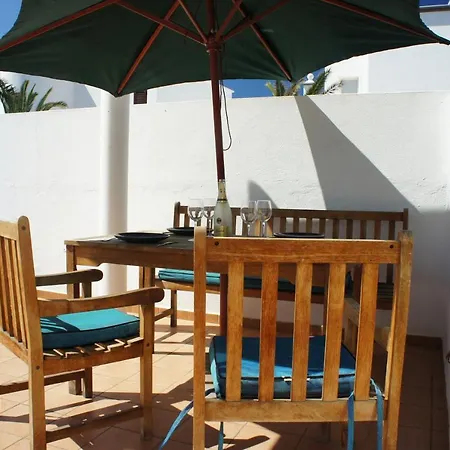 Elaine - Central Willa Costa Teguise